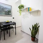 Iflat Stella\'S Home